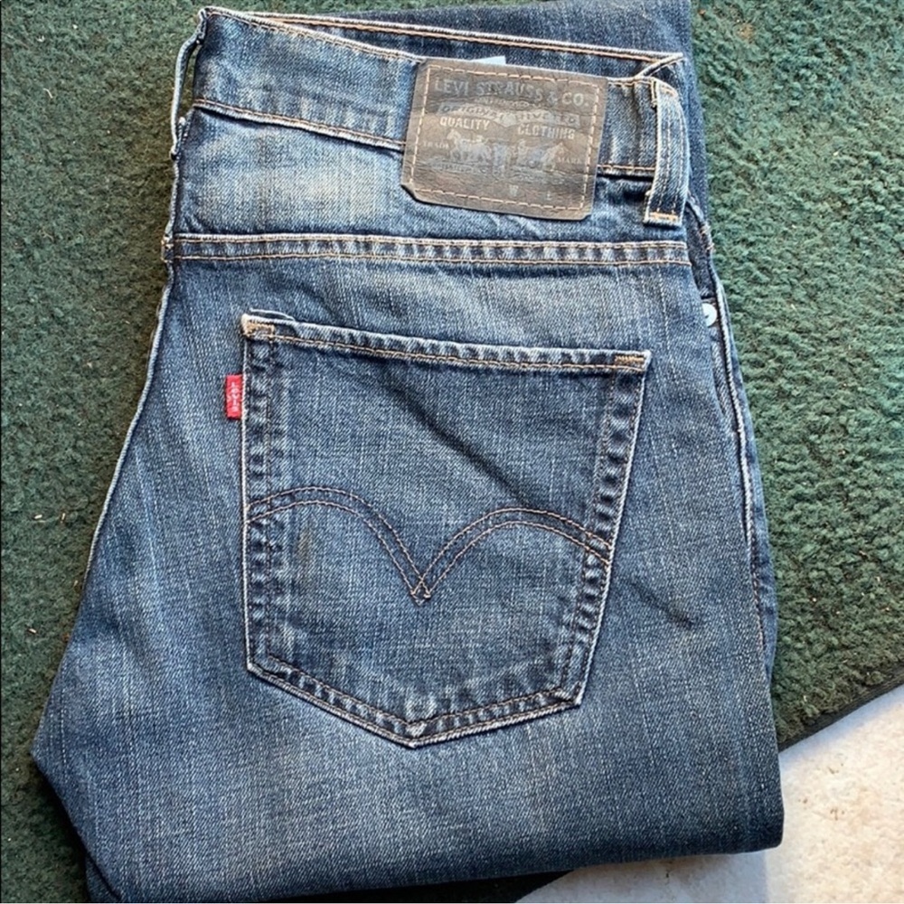 Men Levi jeans size 32×34 style 511